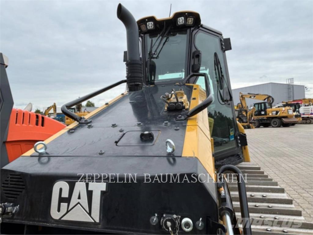 CAT D4-16A بلدوزرات مجنزرة