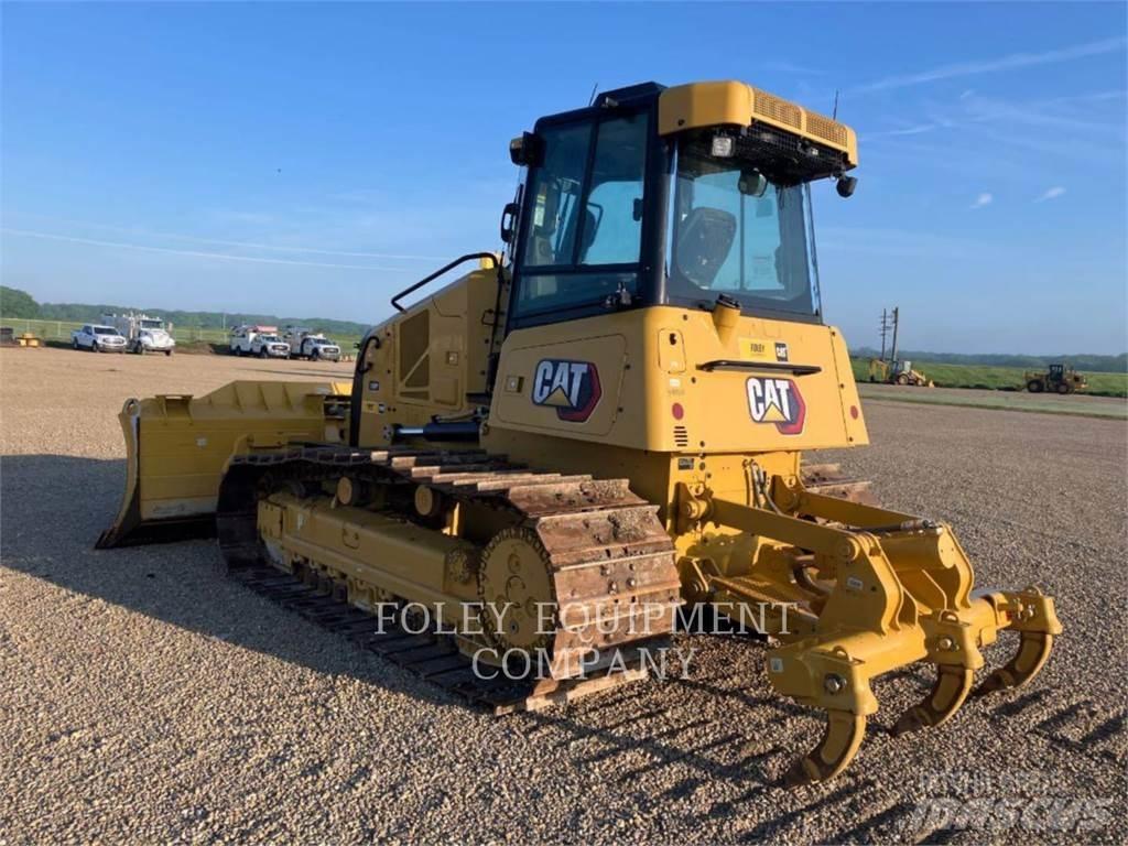 CAT D4-16LGVI بلدوزرات مجنزرة