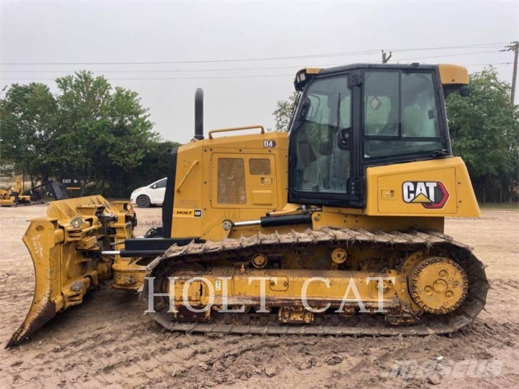 CAT D4 CAB بلدوزرات مجنزرة