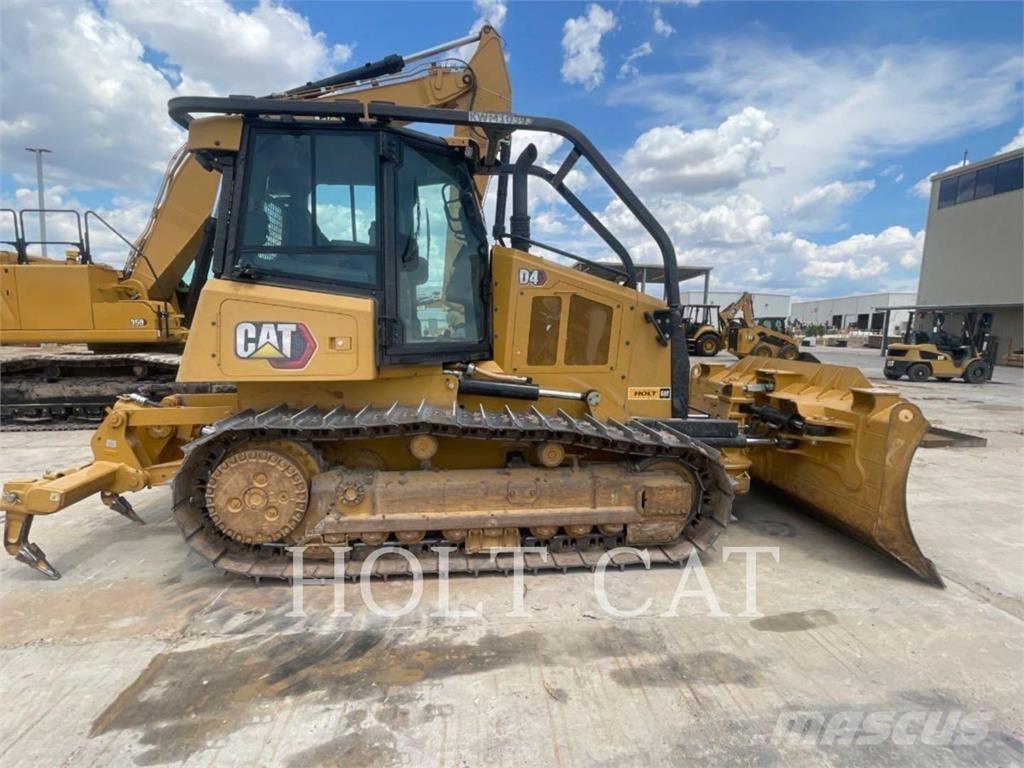 CAT D4 CAB بلدوزرات مجنزرة