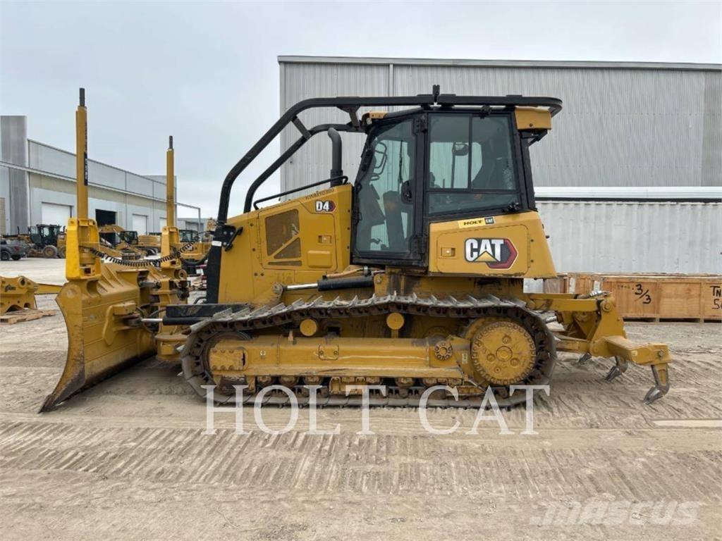 CAT D4 CAB3 بلدوزرات مجنزرة