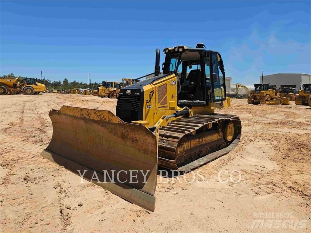 CAT D4 LGP بلدوزرات مجنزرة