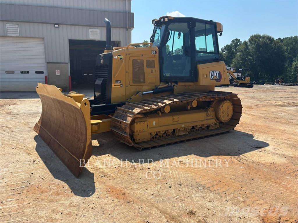 CAT D4 LGP بلدوزرات مجنزرة