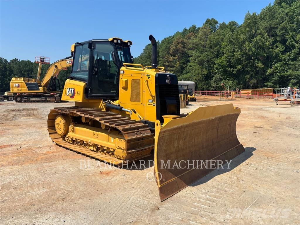 CAT D4 LGP بلدوزرات مجنزرة