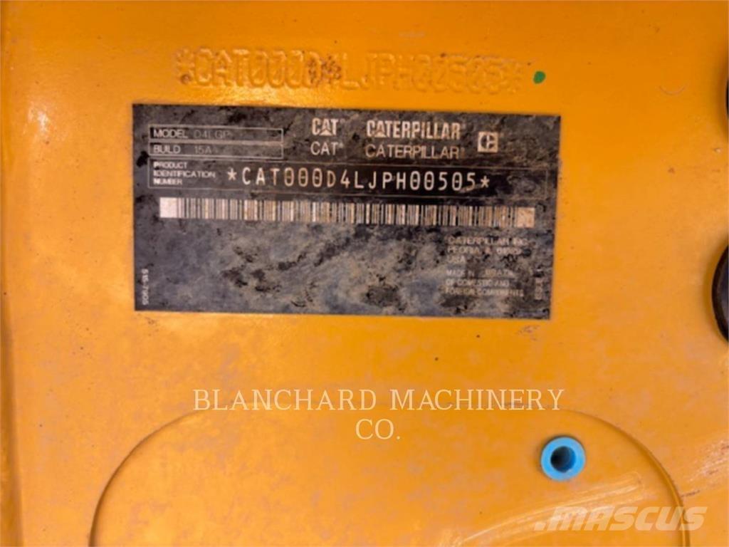 CAT D4 LGP بلدوزرات مجنزرة