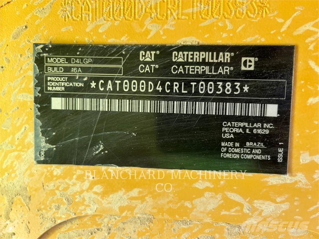 CAT D4 LGP بلدوزرات مجنزرة