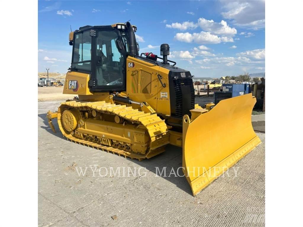 CAT D4 VP بلدوزرات مجنزرة