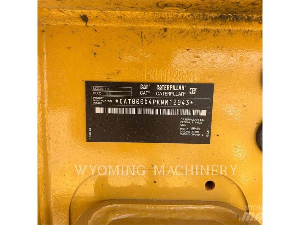 CAT D4 VP بلدوزرات مجنزرة