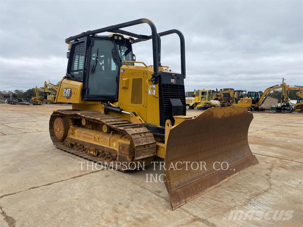 CAT D4 VP بلدوزرات مجنزرة