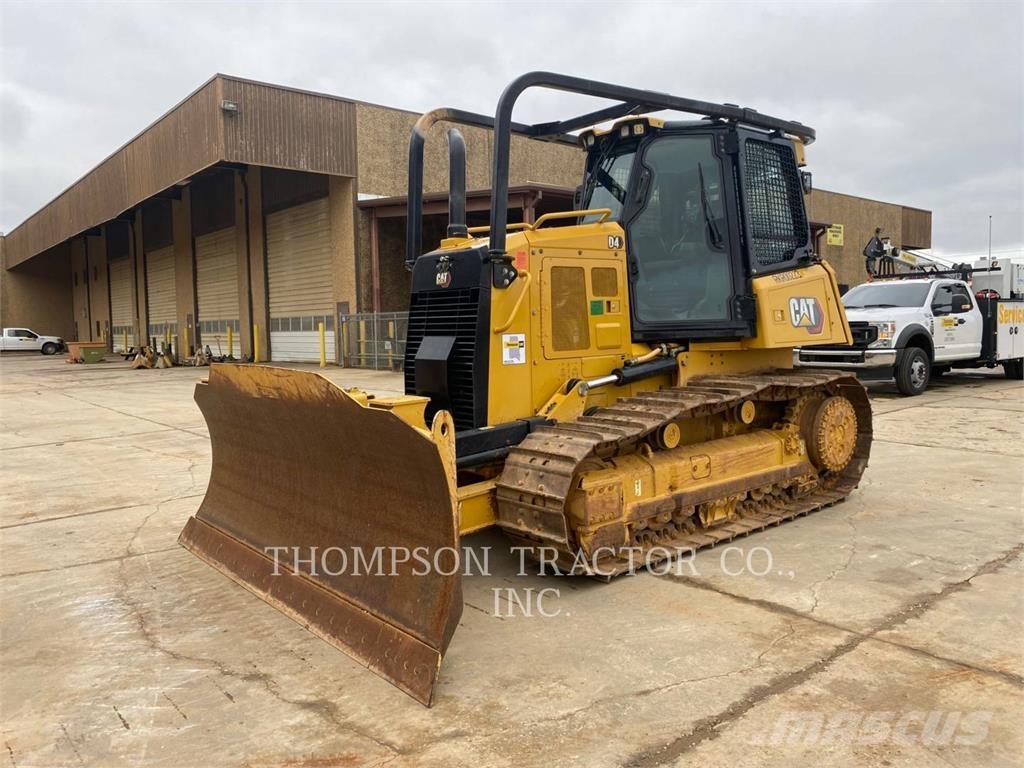 CAT D4 VP بلدوزرات مجنزرة
