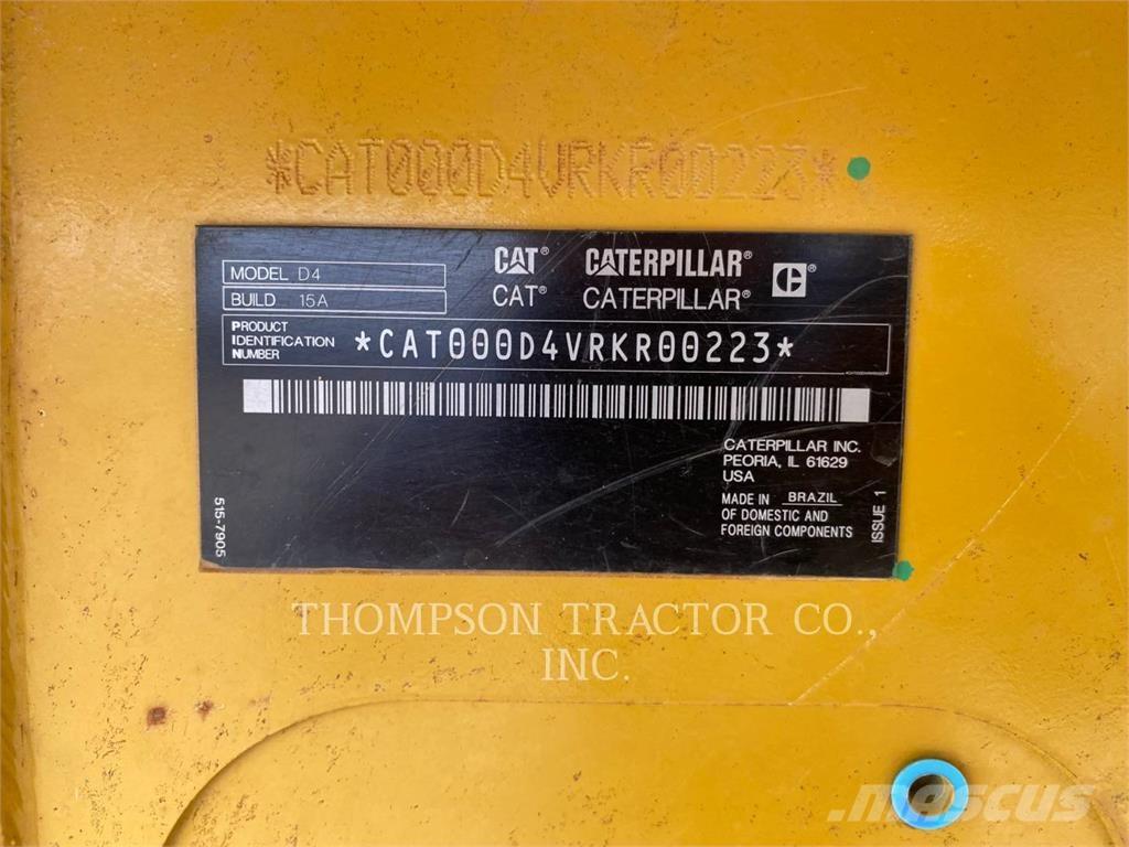 CAT D4 VP بلدوزرات مجنزرة