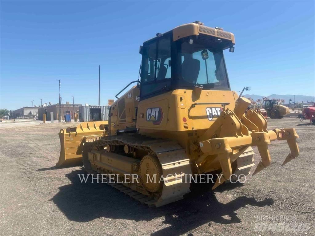 CAT D4 XL بلدوزرات مجنزرة