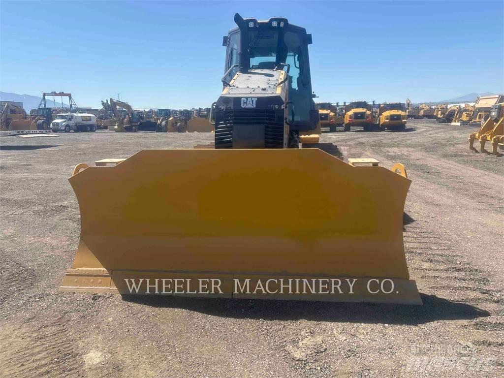 CAT D4 XL بلدوزرات مجنزرة
