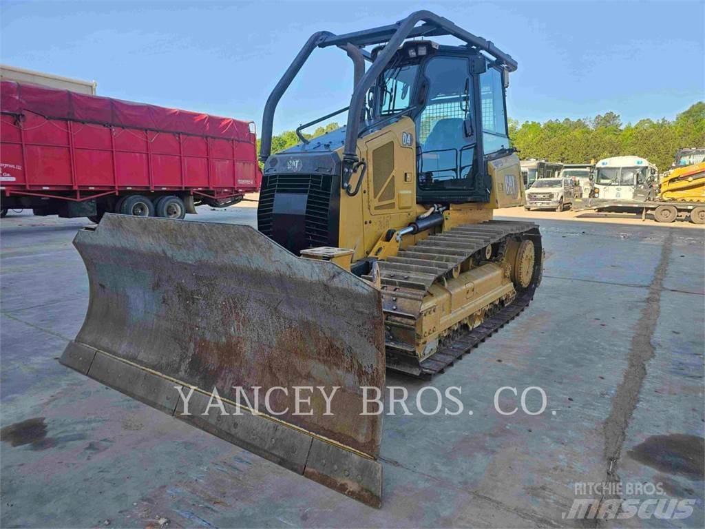 CAT D4 XL بلدوزرات مجنزرة