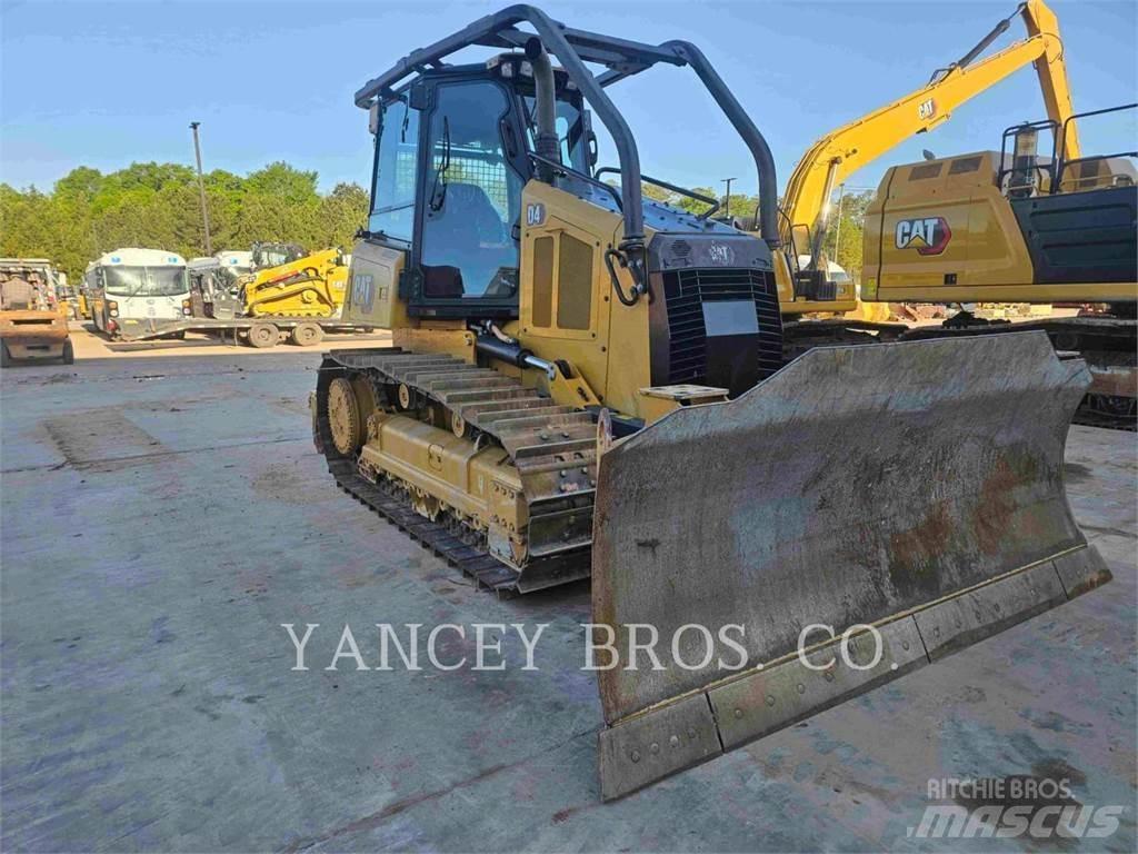 CAT D4 XL بلدوزرات مجنزرة
