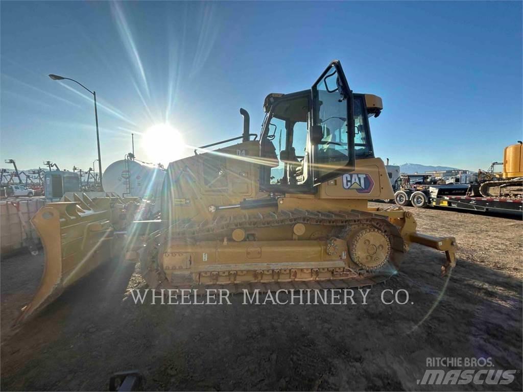 CAT D4 XL بلدوزرات مجنزرة