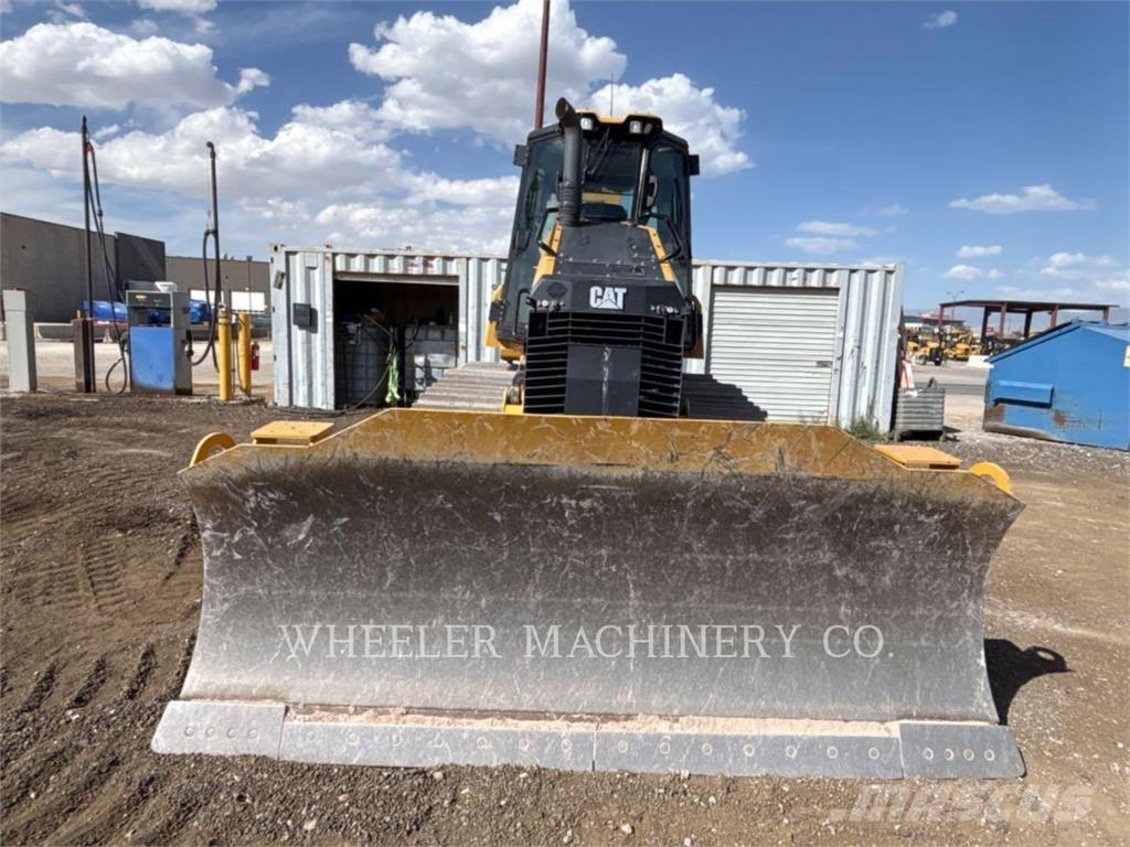 CAT D4 XL بلدوزرات مجنزرة
