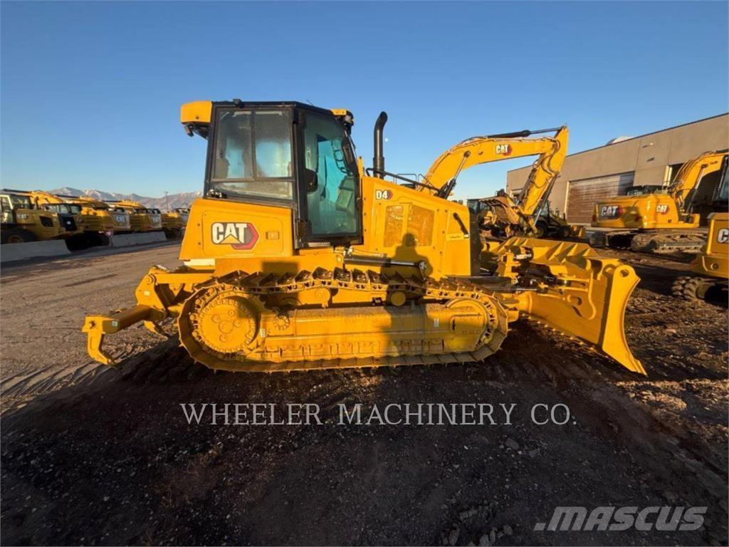 CAT D4 XL بلدوزرات مجنزرة