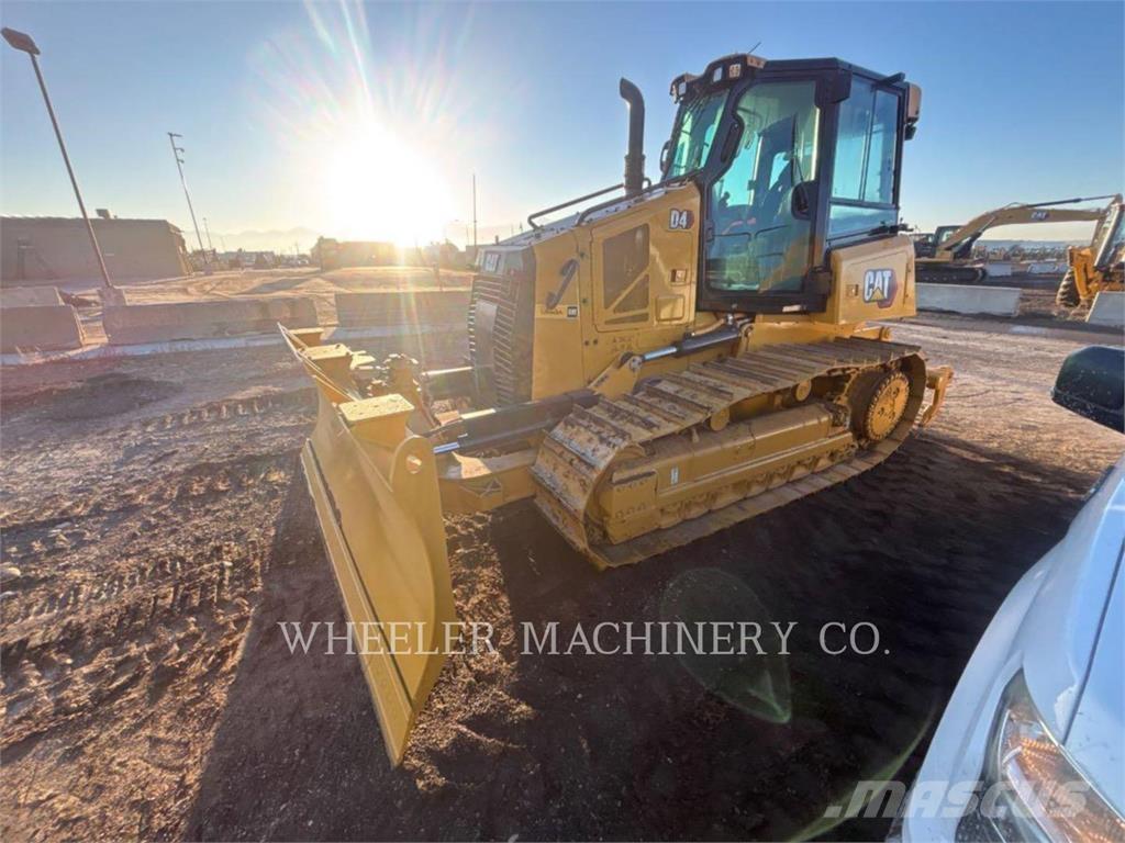 CAT D4 XL بلدوزرات مجنزرة