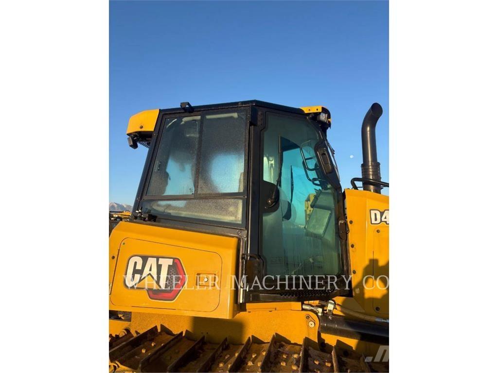 CAT D4 XL بلدوزرات مجنزرة