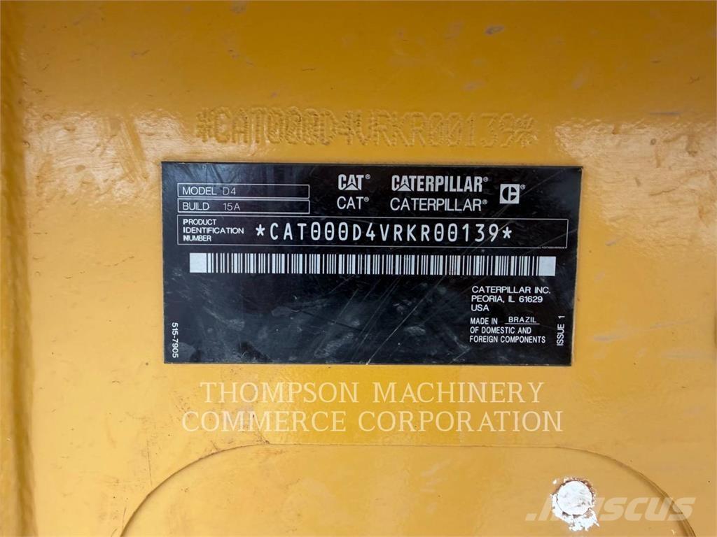 CAT D4 XL بلدوزرات مجنزرة