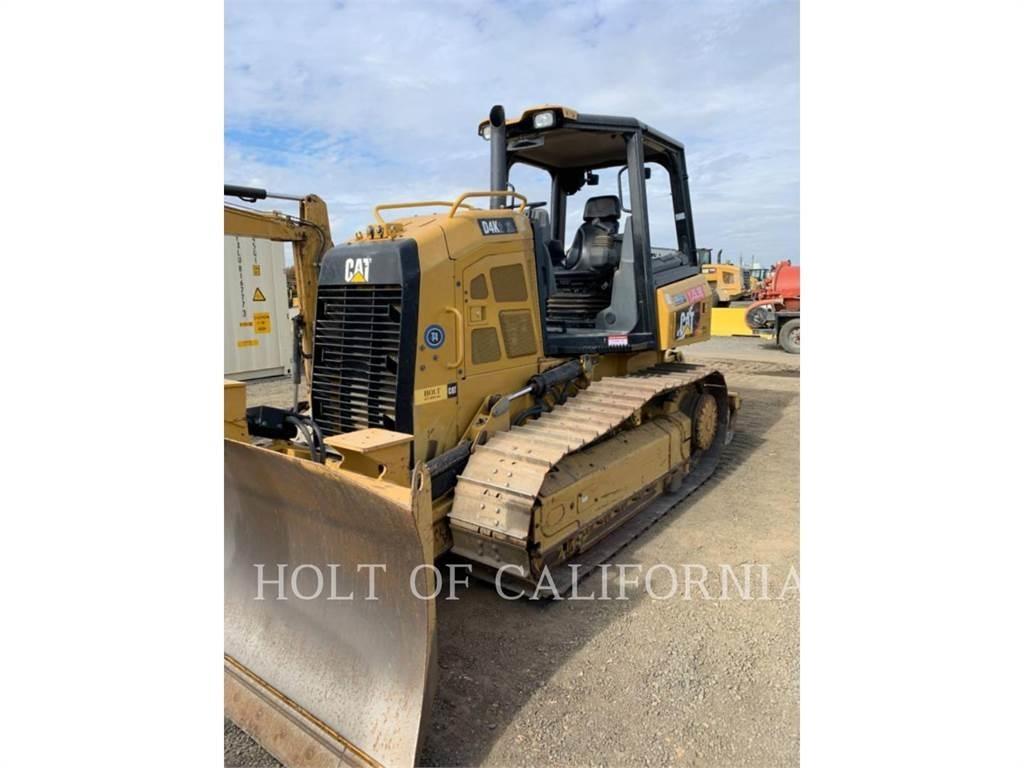 CAT D4K2 بلدوزرات مجنزرة