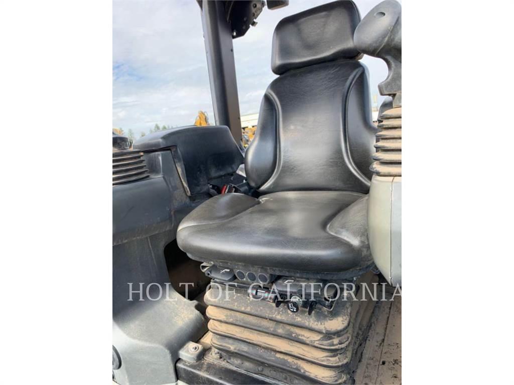 CAT D4K2 بلدوزرات مجنزرة