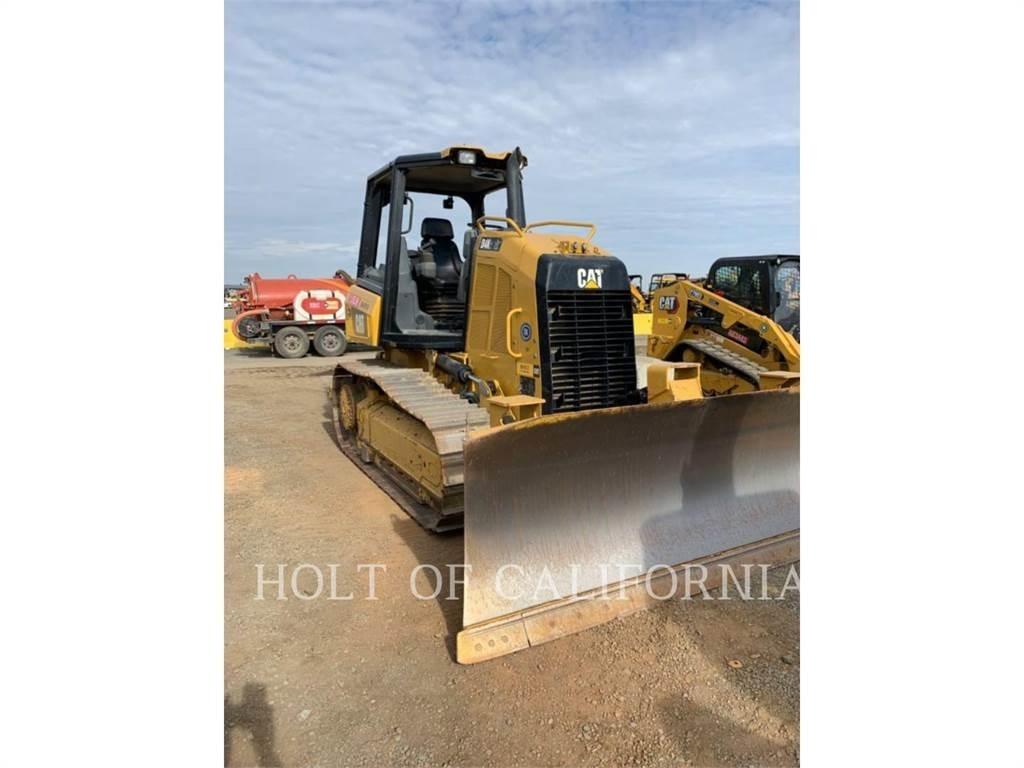 CAT D4K2 بلدوزرات مجنزرة