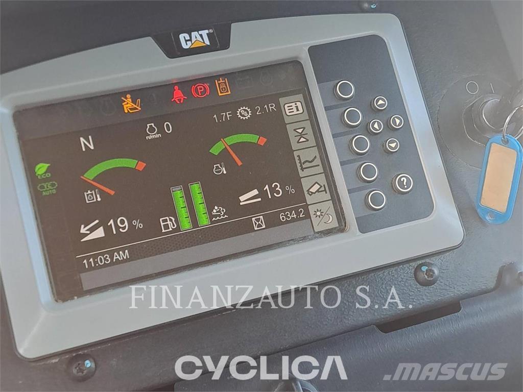 CAT D4K2 بلدوزرات مجنزرة