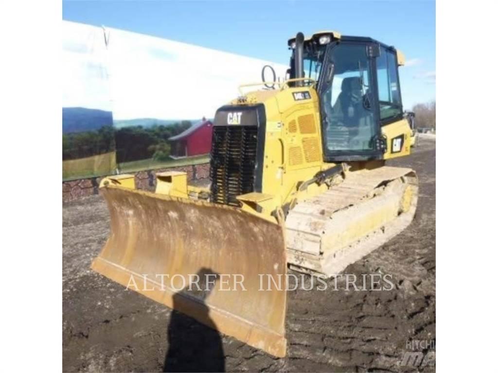 CAT D4K2 XL بلدوزرات مجنزرة