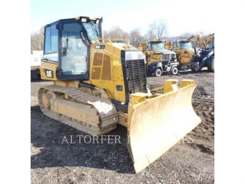CAT D4K2 XL بلدوزرات مجنزرة