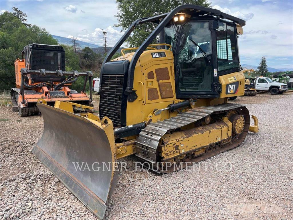 CAT D4K2 XL بلدوزرات مجنزرة