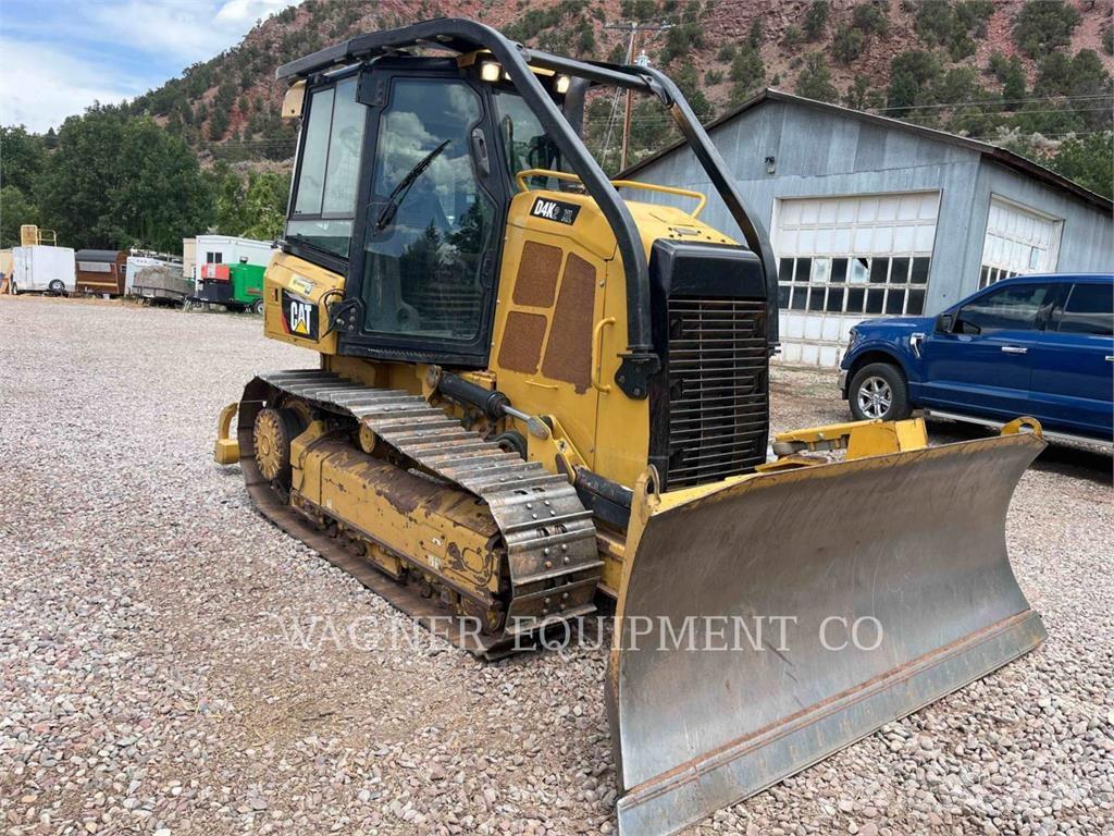 CAT D4K2 XL بلدوزرات مجنزرة
