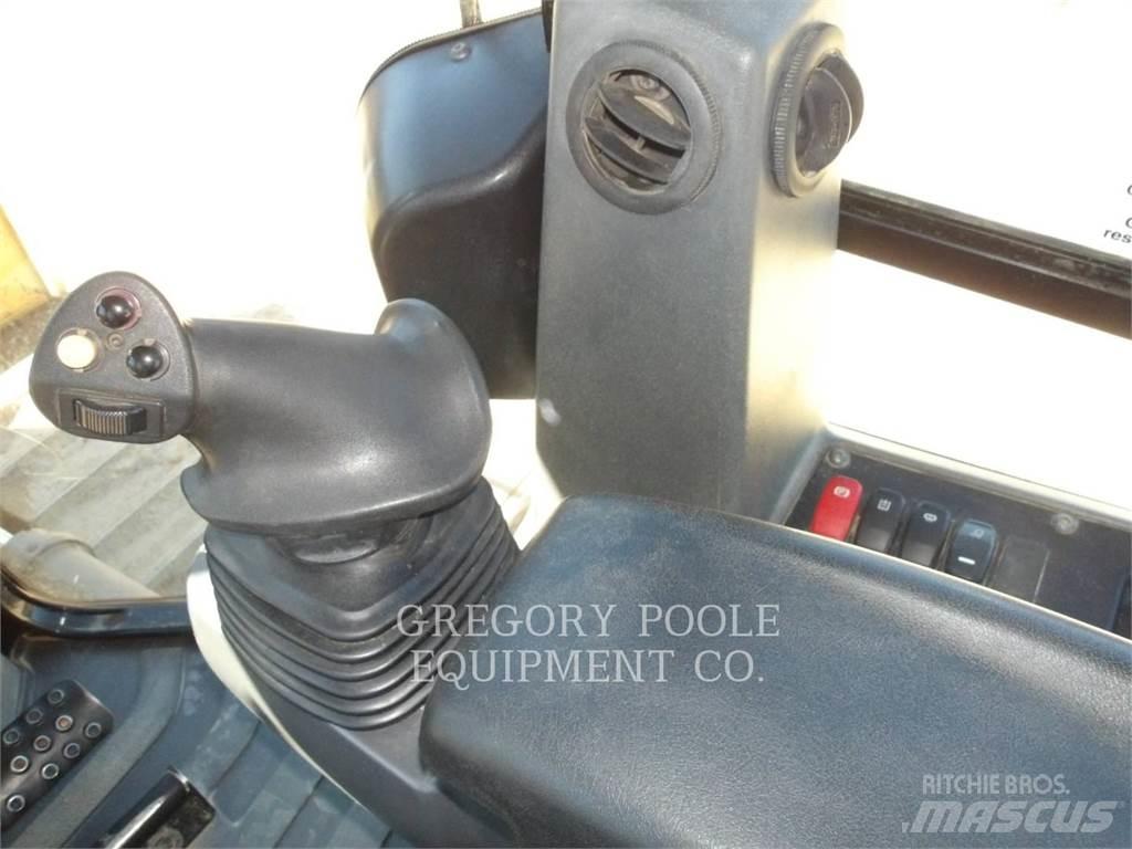CAT D4K2LGP بلدوزرات مجنزرة