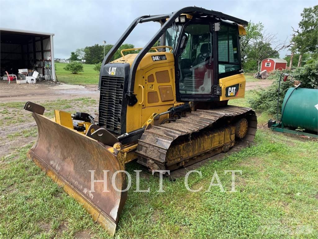 CAT D4K2LGP بلدوزرات مجنزرة
