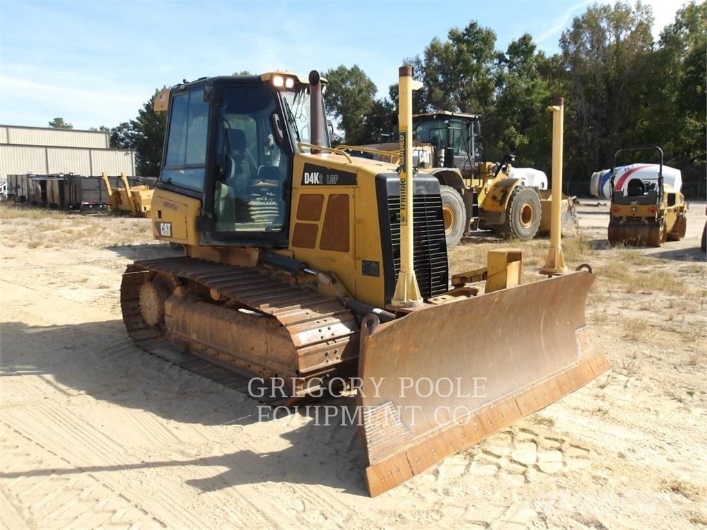 CAT D4K2LGP بلدوزرات مجنزرة