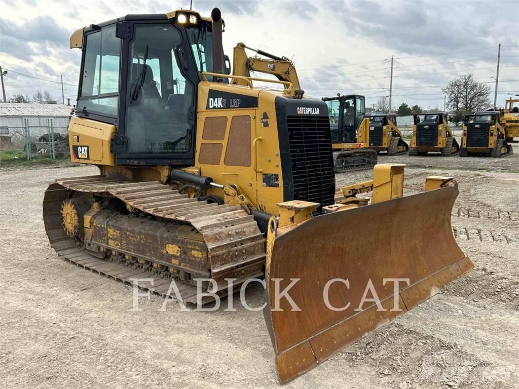 CAT D4K2LGPARO بلدوزرات مجنزرة