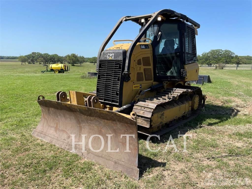 CAT D4K2XL بلدوزرات مجنزرة