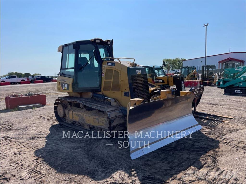 CAT D4K2XL بلدوزرات مجنزرة