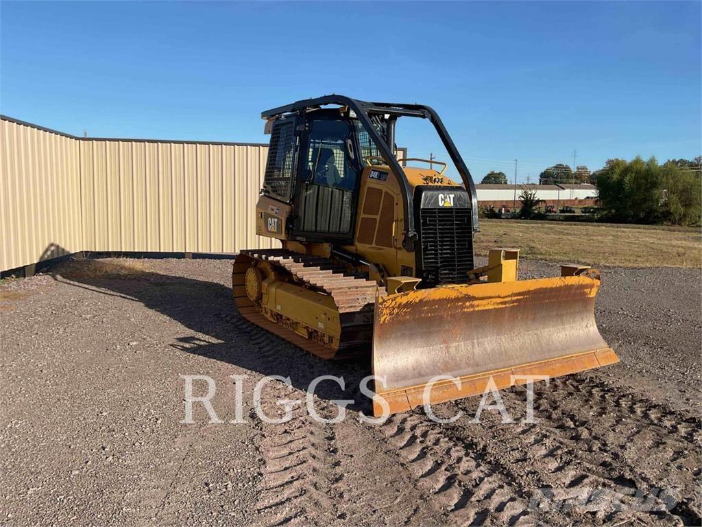 CAT D4KLGP AAG بلدوزرات مجنزرة