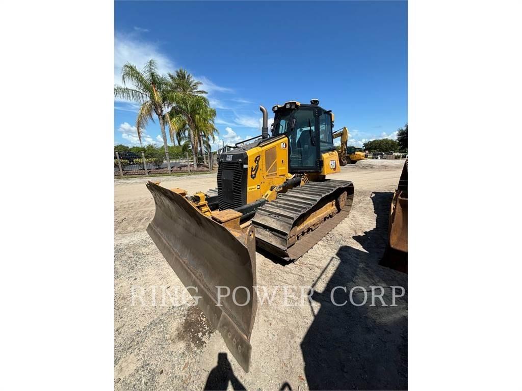 CAT D4VPEW بلدوزرات مجنزرة