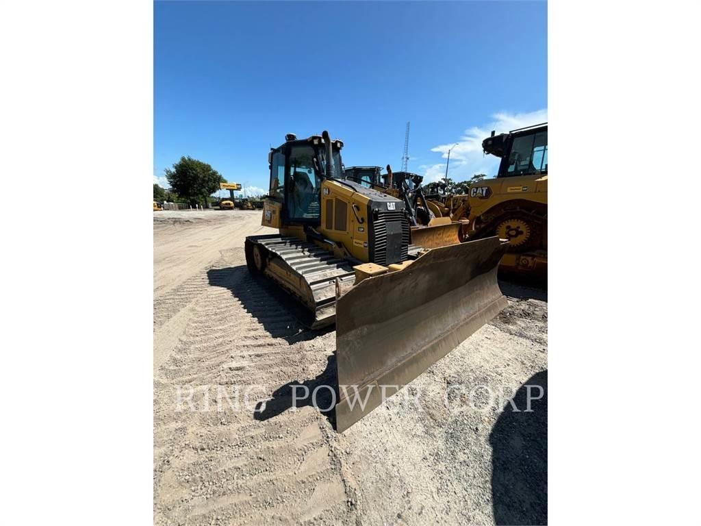CAT D4VPEW بلدوزرات مجنزرة