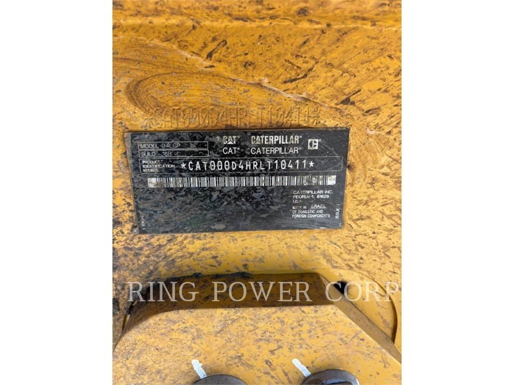 CAT D4VPEW بلدوزرات مجنزرة