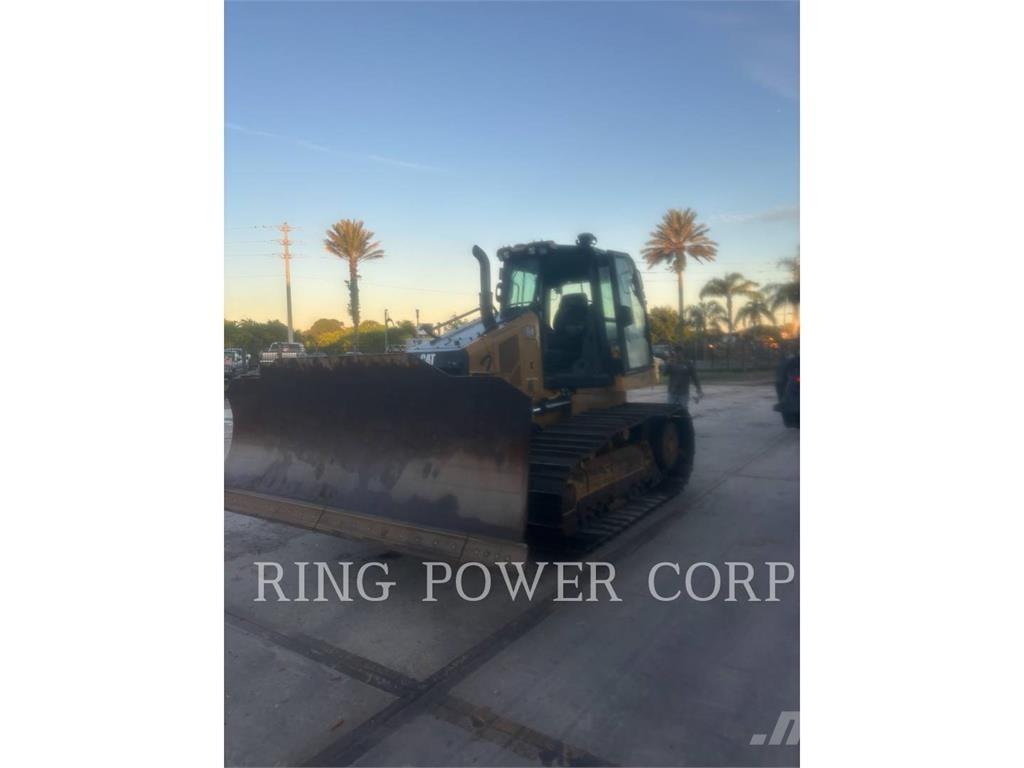 CAT D4VPEW بلدوزرات مجنزرة