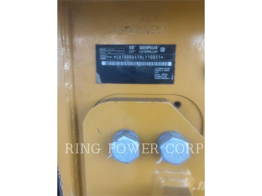 CAT D4VPEW بلدوزرات مجنزرة