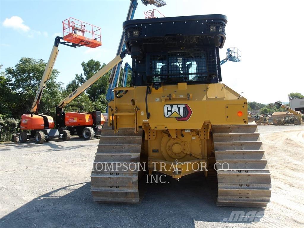CAT D5 بلدوزرات مجنزرة