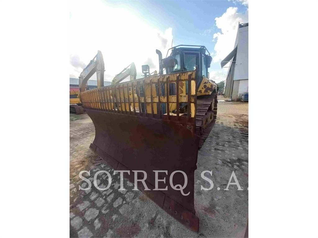 CAT D5 بلدوزرات مجنزرة