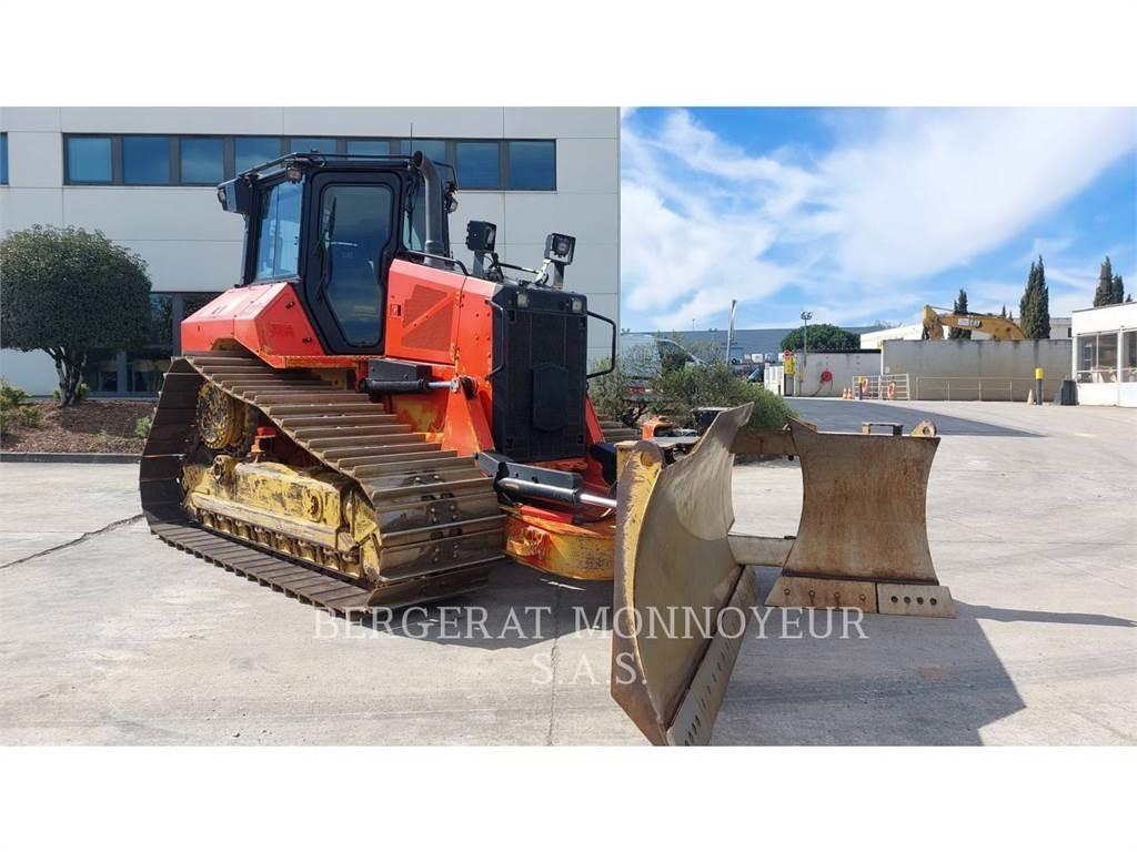 CAT D5 بلدوزرات مجنزرة