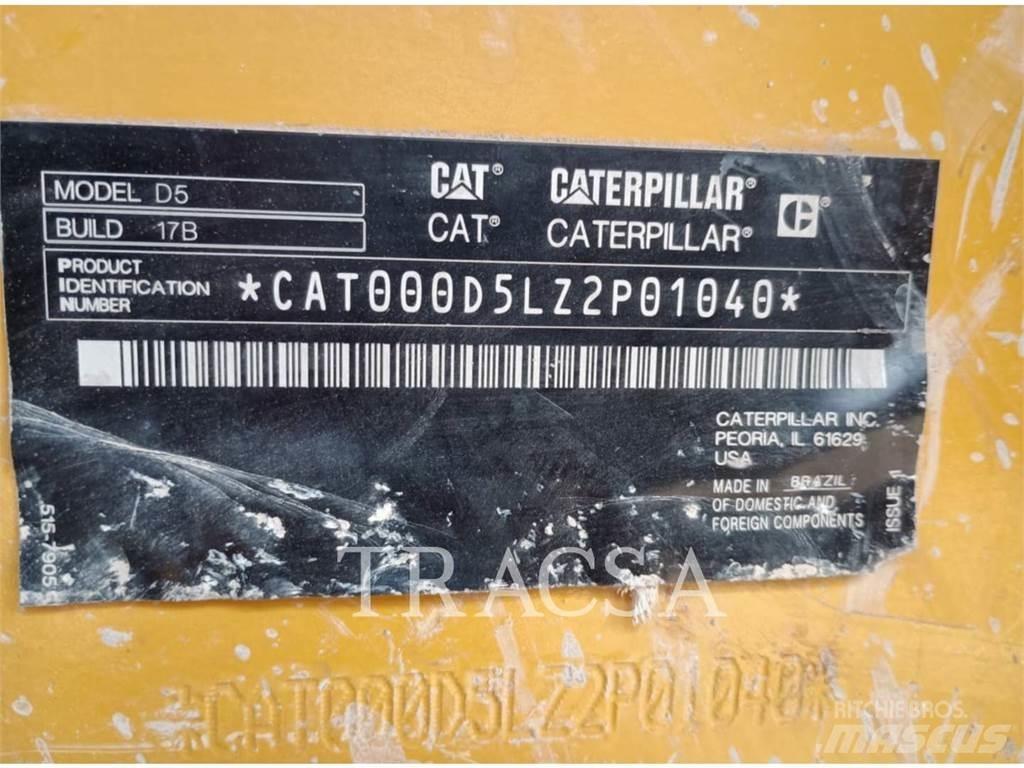 CAT D5 بلدوزرات مجنزرة