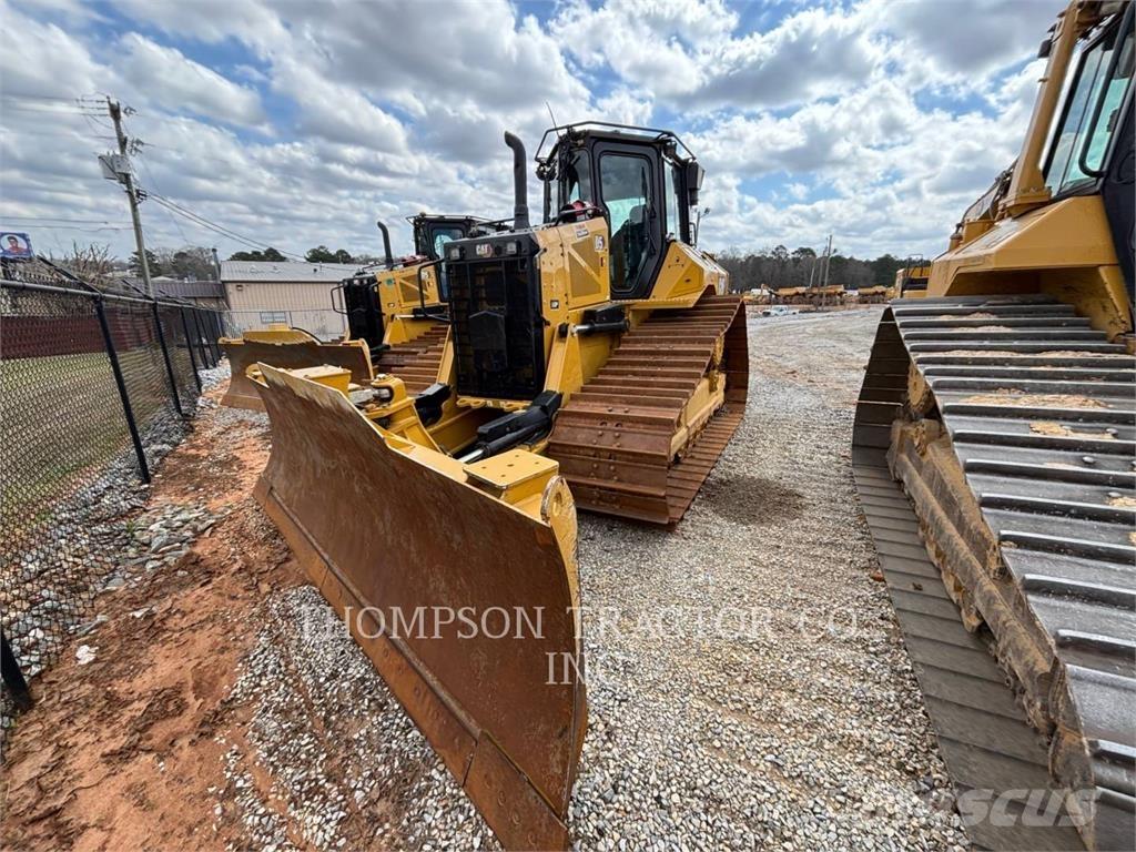 CAT D5 بلدوزرات مجنزرة